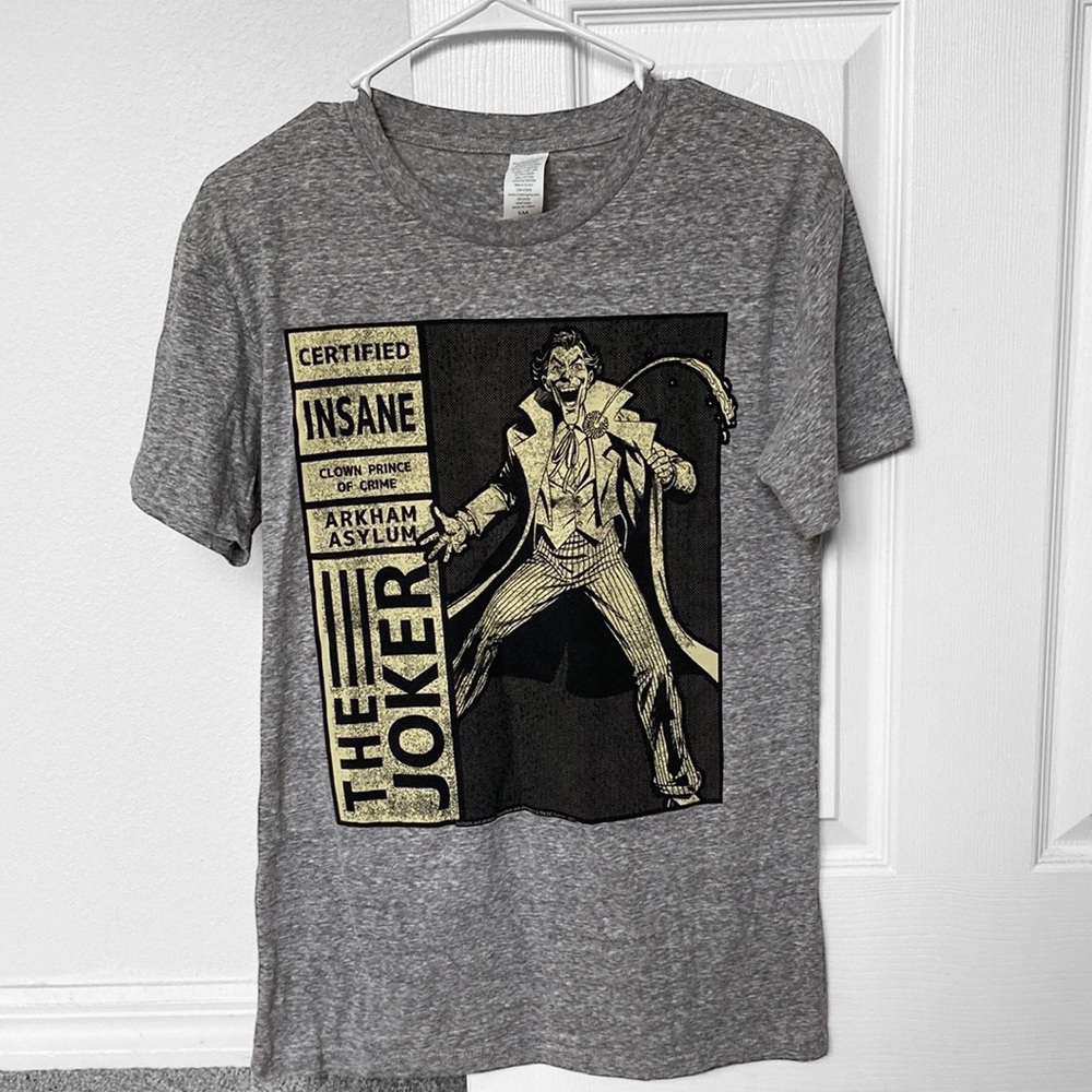 Men’s Small/ Medium Joker DC Comics Villain Grey Short-Sleeved T-Shirt